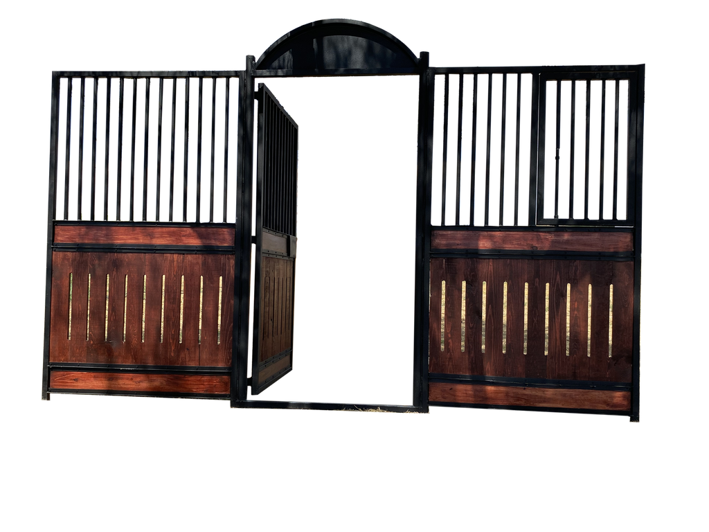 CABALLERIZA DE MADERA PUERTA CON ARCO