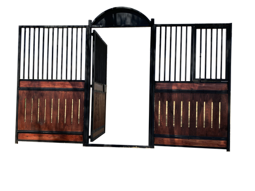 CABALLERIZA DE MADERA PUERTA CON ARCO